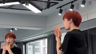 [Aze] Song Yuqi's new solo song "FREAK" chorus slow subtitles breakdown tutorial | The pride of the 