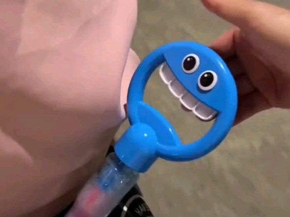 Mùa hè này, tôi cũng là đứa trẻ có máy thổi bong bóng~