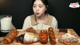 Bánh sừng bò sô cô la và bánh tart xúc xích 2 #amthuc