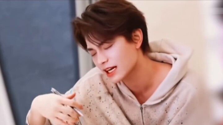 การร้องเพลงของเสี่ยวติงช่างไพเราะและระเบิดแรง!