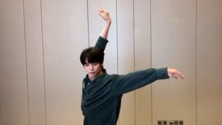 لوو ييتشو | رقص، رقص، رقص!! (جميل جدًا، أتوق لرؤية المسرح)