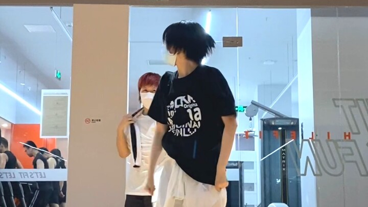 Tarian Kesedihan Girls - aespa