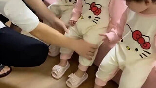 三胞胎宝爸的流水线工作又开始了，这个爸爸好厉害哦！