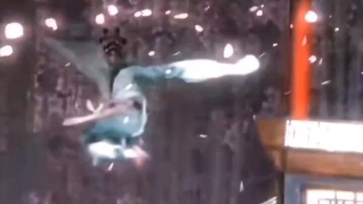 قال لـ لُوتشو: “لقد أُدينتُ بسببك.” فأجابت لُوتشو دامعةً: “أرغب في التضحية بحياتي أمام سيدي.”