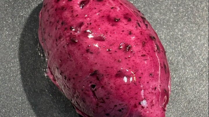 كيف يمكن أن يكون هذا الشيء لذيذًا جدًا عند دهنه على الخبز؟ زبدة التوت الأزرق!