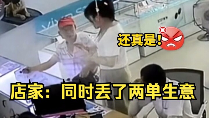 Cô gái bị mất điện thoại nên đến cửa hàng điện thoại để làm lại sim, tình cờ gặp đúng tên trộm đến b