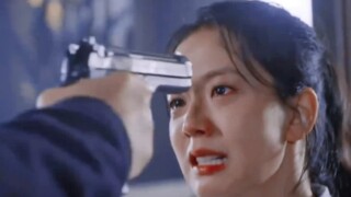虐的肝疼，又拿枪怼脑门，可是他怀里还揣着她的纸飞机，她还带着他的鸽子项链
