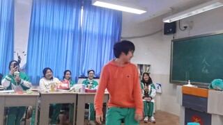 Legenda kuda lompat melompat di pesta malam Tahun Baru kelas sepuluh