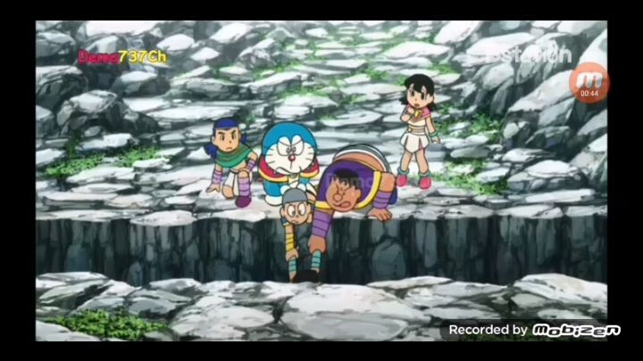 ketika Nobita kesusahan maka di sanalah temannya menolong