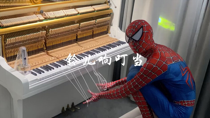 Hidup itu tidak mudah, Spider-Man mengamen