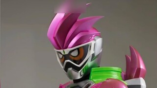 Selain Kaiwu yang terjebak, favoritnya adalah Exide Saat pertama kali melihat sarung kulit ini, sung