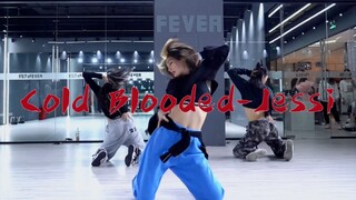 【饭饭Twinkle】Cold Blooded课堂一个，一半YGX，一半Lachica编舞，leejung宝可真是编舞天才啊
