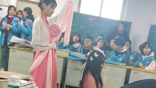 【锦鲤抄】元旦联欢上汉服小姐姐的锦鲤抄