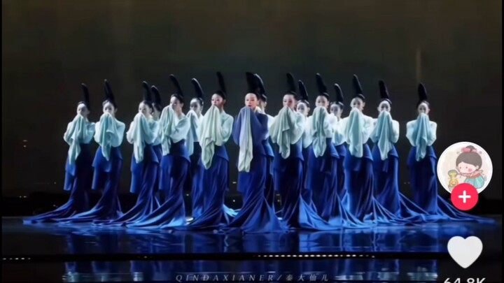 “TikTok” This Is the Ultimate in Chinese Style! The Breathtaking Water-Sleeve Dance Goes Viral Acros