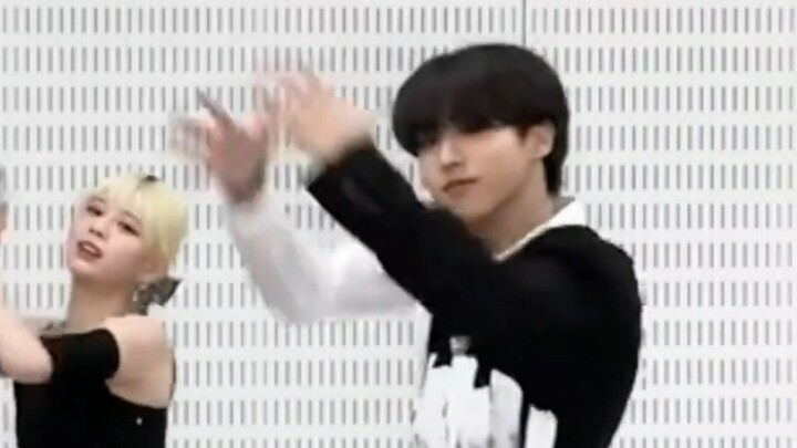 Of course, you should wear a little skirt when dancing girl group choreography!