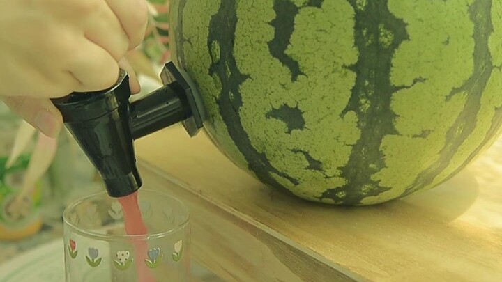 Real watermelon drink bucket—the king way to enjoy watermelon 🍉