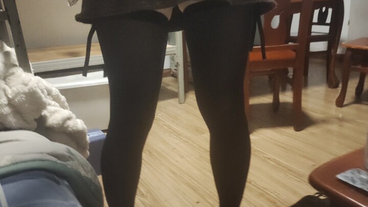 Bukan adik yang bau, kamu mau apa? (Reupload) Pamer stoking sutra murni