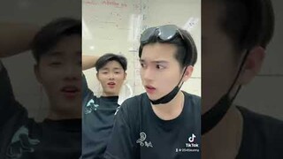 ถ้าจะชอบเพื่อนพี่ ชอบพี่ดีกว่า