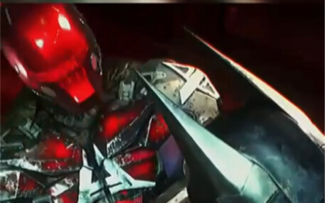 Batman ingin membujuk Jason untuk kembali, tetapi dia sudah bukan Robin yang dulu lagi.