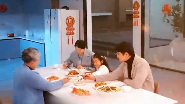 ดอกไม้บานในยามใบไม้ผลิ