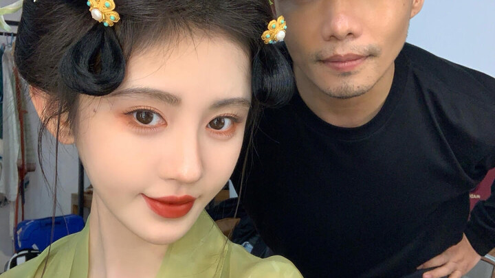 【Ju Jingyi】Vlog riasan bibir merah retro yang dikerjakan oleh Wang Yafei untuk Ju Jingyi
