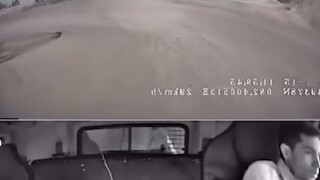 Terlihat kursi penumpang benar-benar panik.