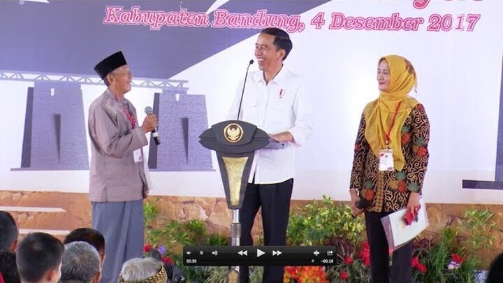 Lucu Nih!! Kakek Cecep bikin Pak Jokowi  Tertawa terpingkal pingkal