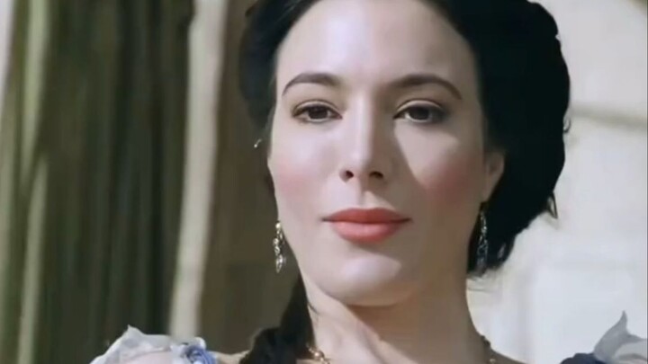 Bỗng nhiên hiểu ra ý nghĩa của mấy chữ “chưa từng trải đời”… Haha, dì còn cười đến mức mắt híp lại l