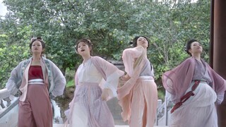 The conspicuous bag in the Hanfu circle is here