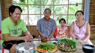 Niềm Vui Bất Ngờ Được Chị Nuôi Ở Mỹ Tặng 100 Đô Trong Ngày Giãn Cách