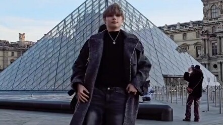 TXT filmed a TikTok at the Louvre’s entrance—it shook, but then it didn’t; do you guys feel a bit em