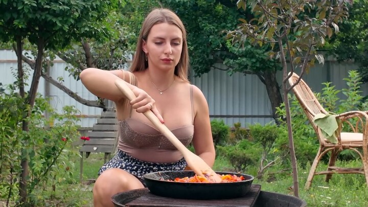 Cooking-Spicy-Udon-Noodles-with-Chicken