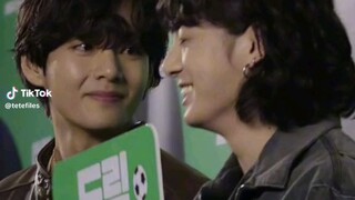 TINGIN NG ISANG KIM TAEHYUNG