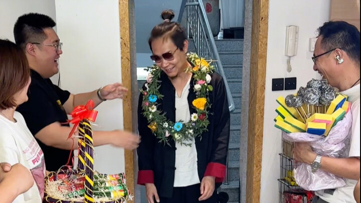 Từ Thụy Kỳ đã trở lại, uống!