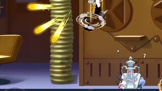 Tom and Jerry Mobile Game: Champagne at halftime, and there are clowns!