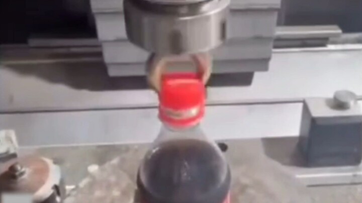 Video Xiao He itu kayak gini: