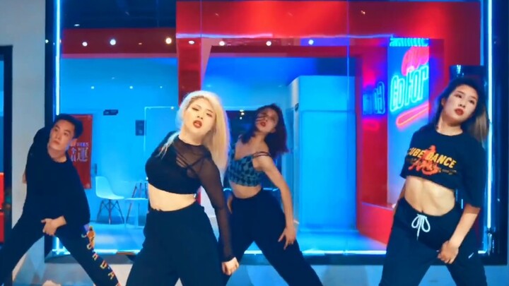 ท่าเต้นของหวังเทียน | ถนน | เพลงสบายๆ เต้นสบายๆ! อาบแดดกันเถอะ!