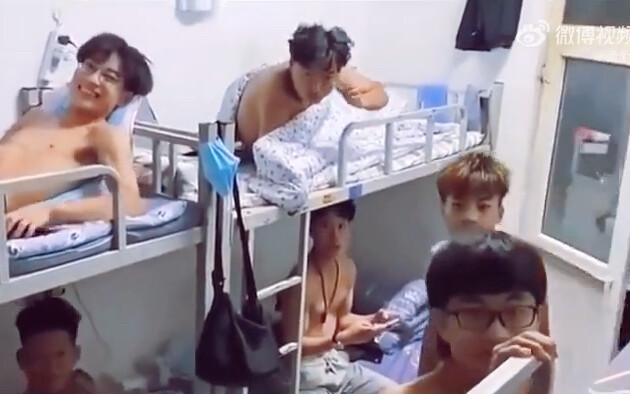 Only guys who’ve lived in dorms will get this meme!