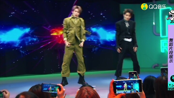 【ONER】岳岳和灵超现场展示《梭哈 Showhand》舞蹈，动作超有范儿，忍不住跟着一起摇摆！