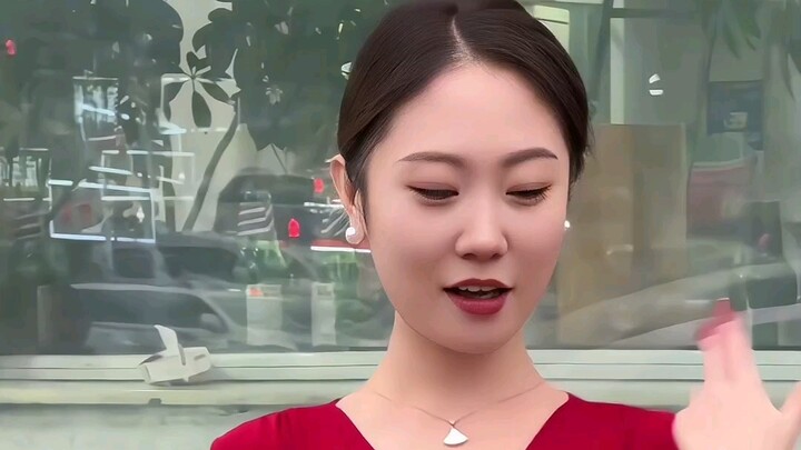 Nyonya bos menunjukkan bakatnya! Segera datanglah untuk makan paha domba panggang saat Festival Pert