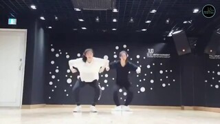 رقص لي تشاي يونغ كمتدربة لدى هوانغ يي جي في شركة JYP