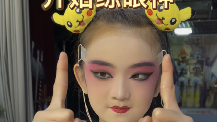 Cảm giác quay kinh kịch còn tuyệt hơn cả quay bất cứ thứ gì khác: Cô bé 7 tuổi bỗng say mê kinh kịch