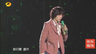 王一博吊威亚唱歌，新歌舞台首秀 《我在》