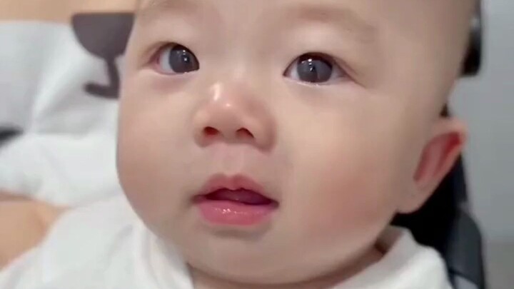 แม่เลี้ยงลูกคนเดียว ไม่สบายใจให้ลูกอยู่คนเดียว เลยพาลูกไปเข้าห้องน้ำด้วยกัน