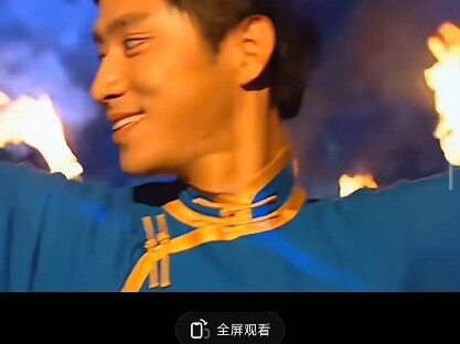 Có chị gái xinh xắn nào học múa giúp em xác định xem hai điệu nhảy này có cùng một thể loại không?