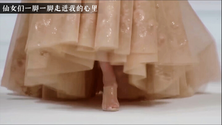 แม้ว่าแม่จะแต่งตัวสง่างาม แต่ลึกๆ แล้วเต็มไปด้วยความดื้อรั้นและไม่ยอมใคร!