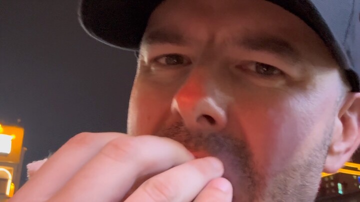 在罗森挖到宝了！这个‘怪东西’居然好吃到上头！我第一次吃草莓三明治，居然超级好吃！绝对会再来买的！