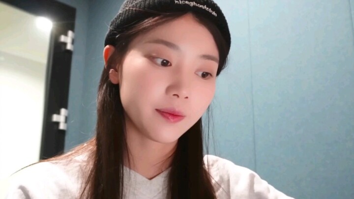 Tiểu Đình: Tôi chỉ là một vị khách qua đường trong phòng thu.