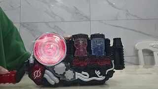 I got the reprinted Tron, and it turns out that it still uses the Polar Fox contacts. I directly rep