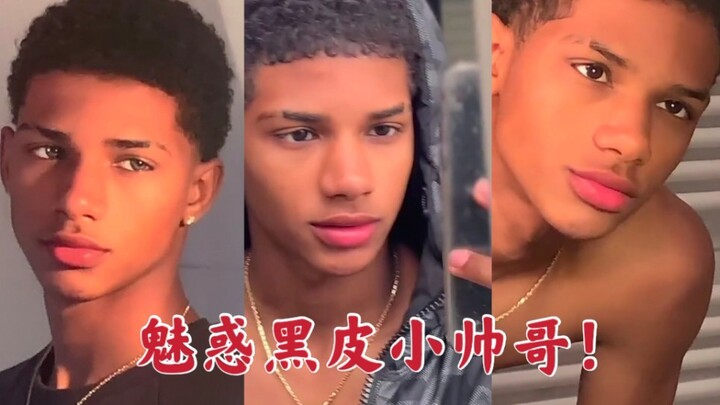 [TikTok] Sexy light-skinned girl with dark skin and full lips!